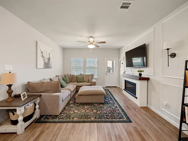 8015 Peppercorn St — Photo 11