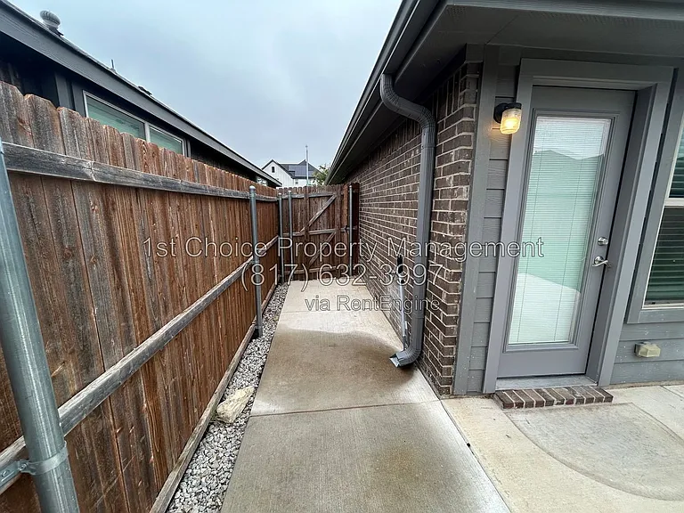 6340 Battle Mountain Trl — Photo 2