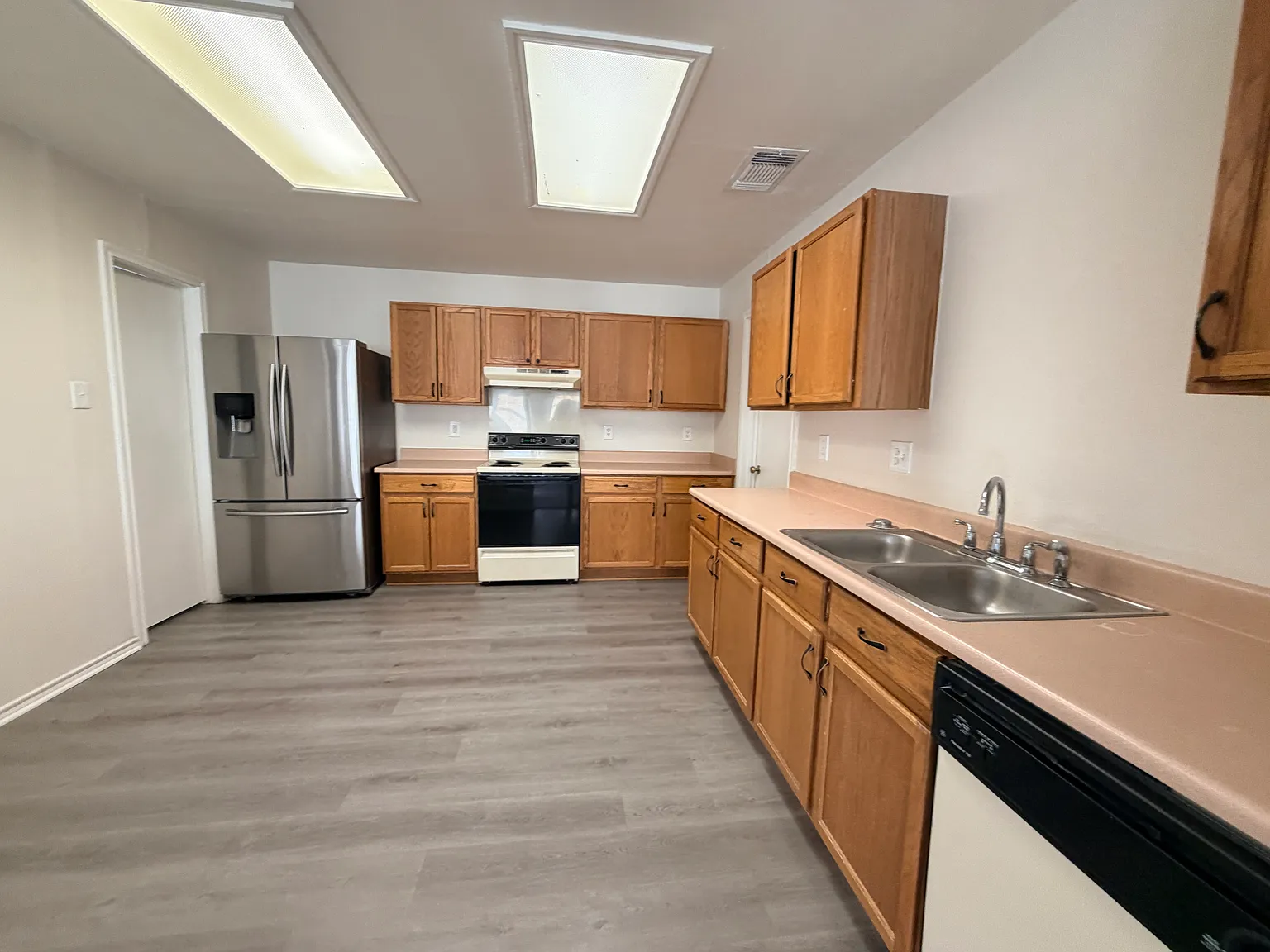 4 bed, 1734 sqft, $1,495 — Photo 3