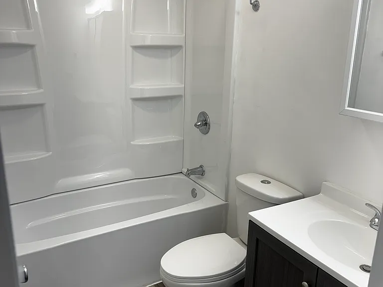 460 Wells Dr #A — Photo 2