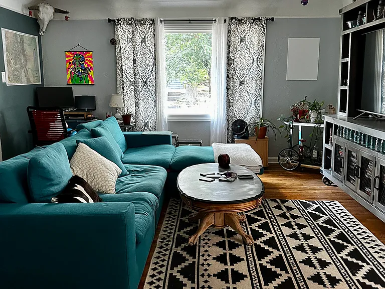 1415 N Franklin St — Photo 4