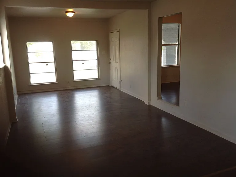 206 Hub Ave — Photo 4
