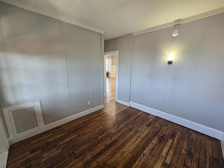 195 Bartlett St — Photo 6