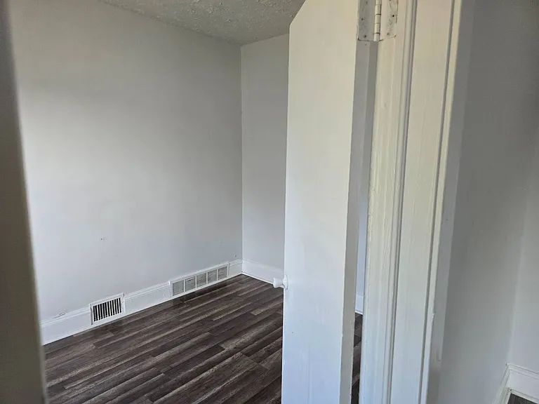 8323 Medina Ave — Photo 7