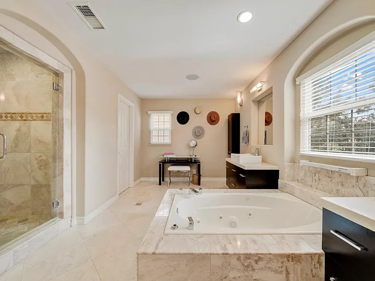 10 Spyrock — Photo 14