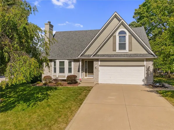 101 SW Harvard Dr, Blue Springs, MO 64014
