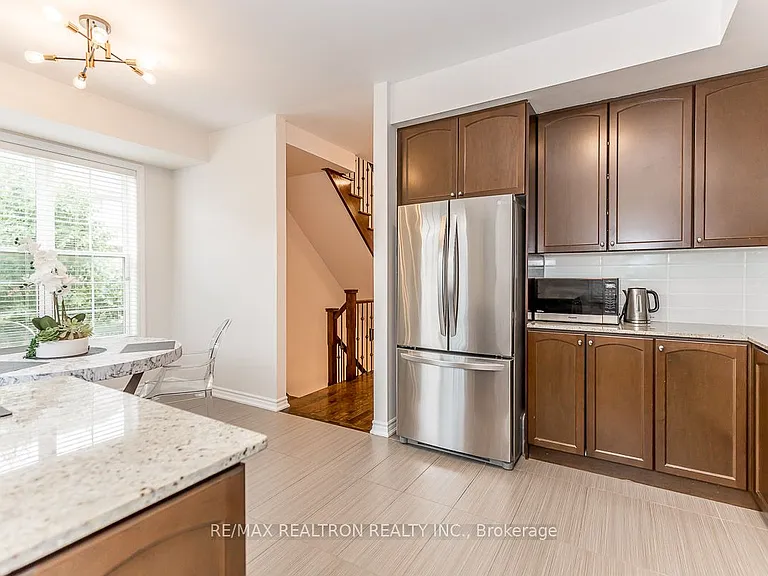 28 Donald Buttress Blvd W — Photo 24