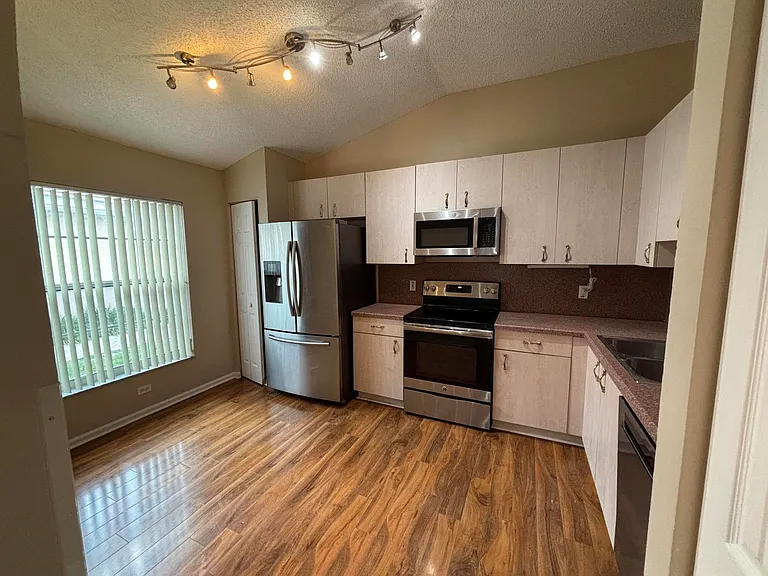 8410 Cargill Point — Photo 10