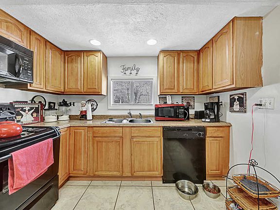 4th image of 300 Chickamauga Ave