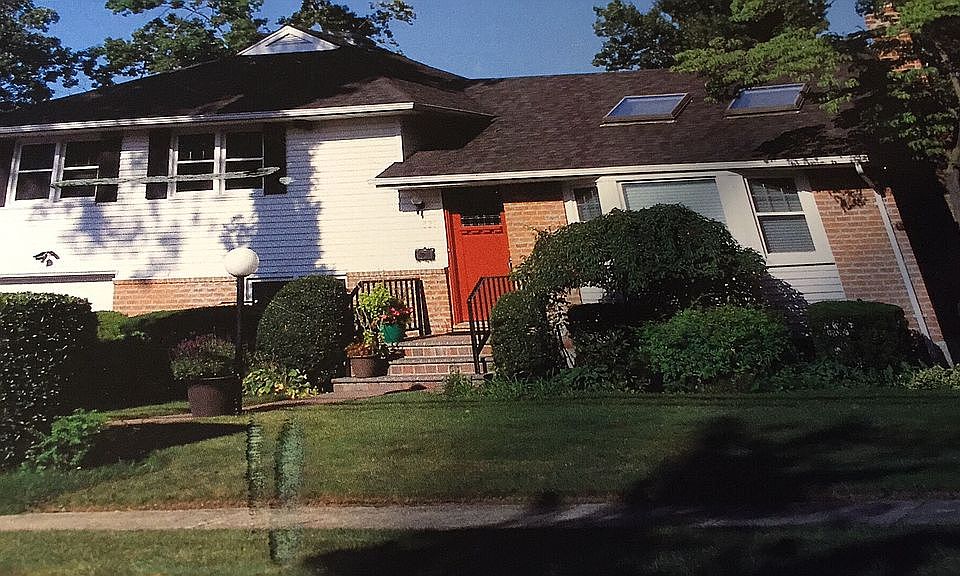 1st image of 621 Howard Ave