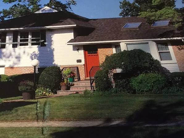 621 Howard Ave, West Hempstead, NY 11552