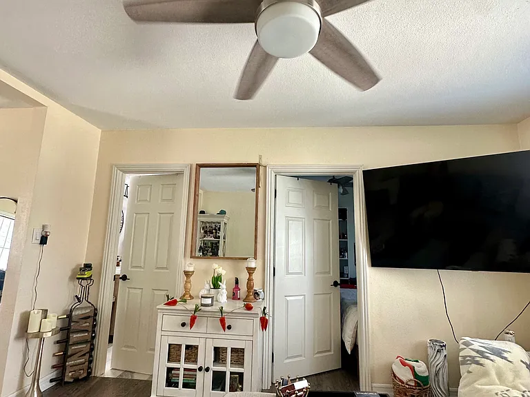 1807 Keeler St #1/2 — Photo 3