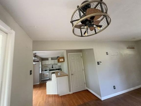 4th image of 10866 Mercer Ct
