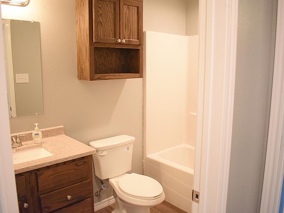 5th image of 218 Parrott Dr #108