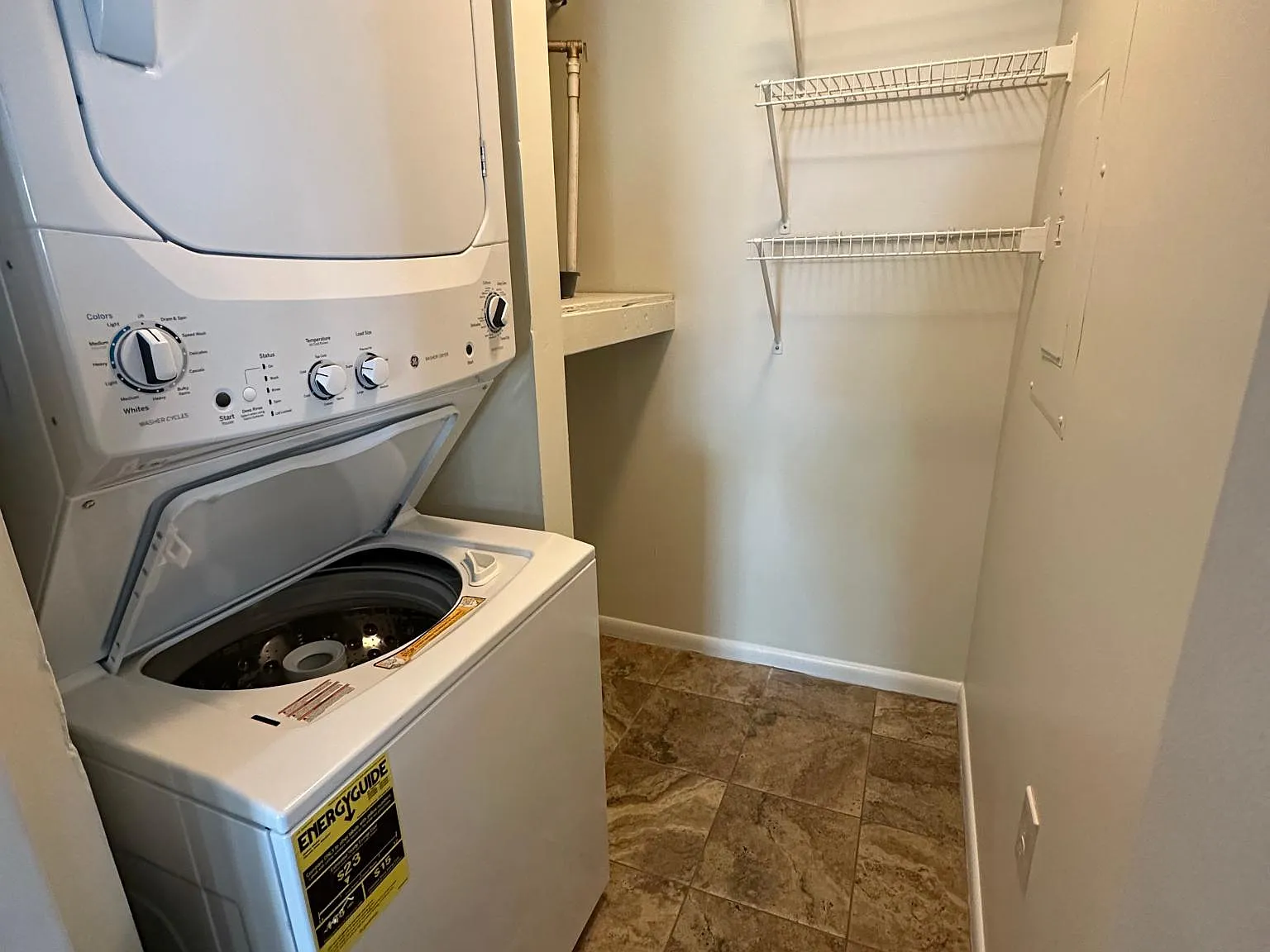 325 Danube Ave — Photo 3
