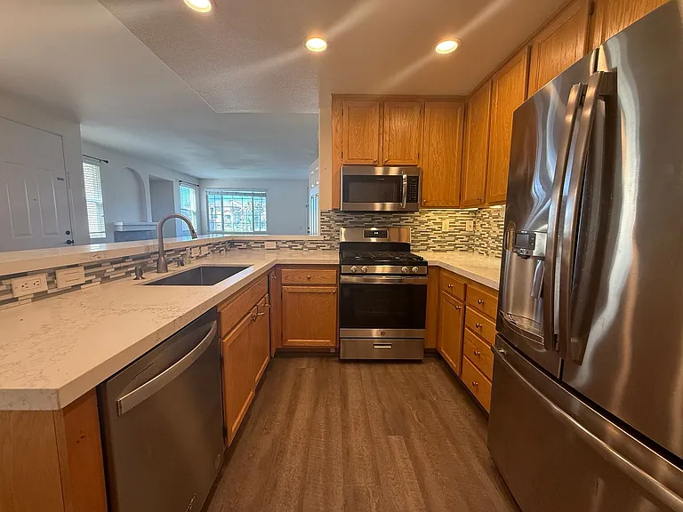 1357 Burgundy Dr — Photo 13