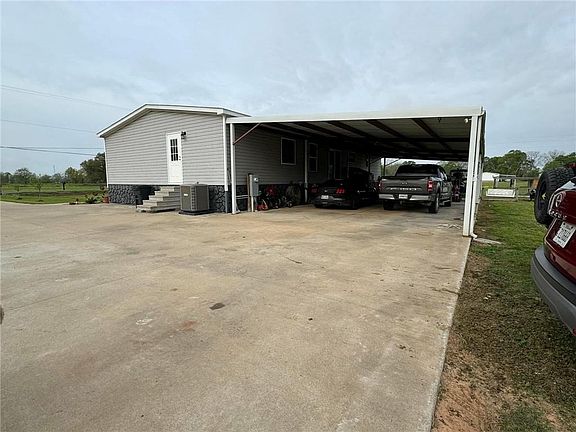 2nd image of 861 Highway 1181