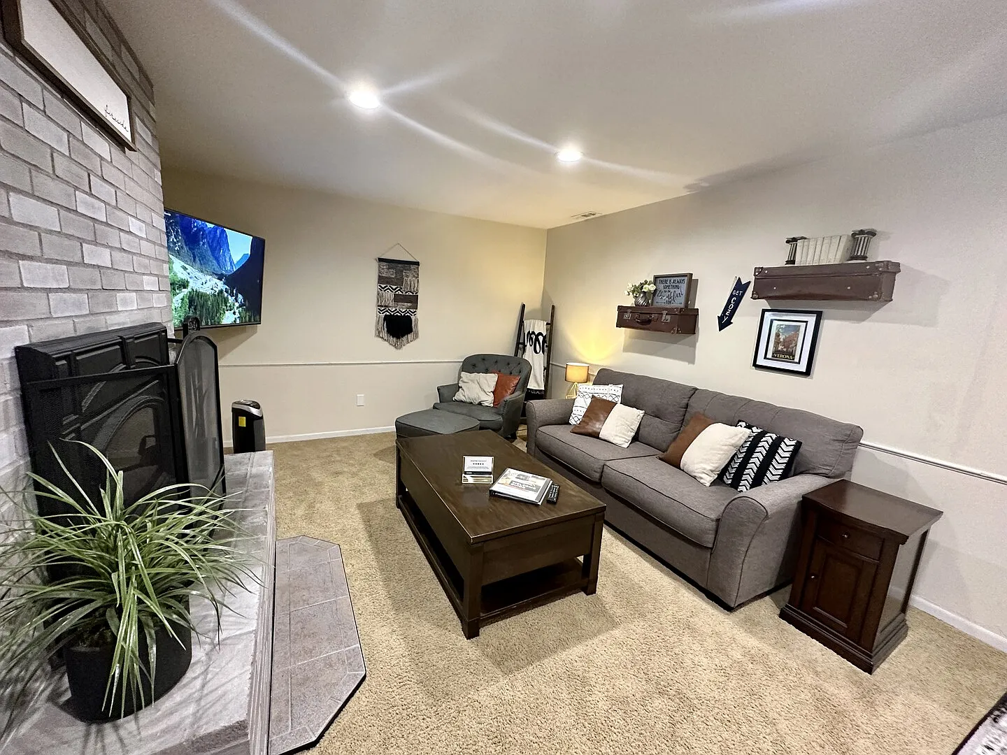 The Fireside Suite - Cozy - 2BR Home, Pet-Friendly — Photo 1