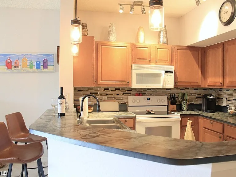 15590 Ocean Walk Cir #315 — Photo 4