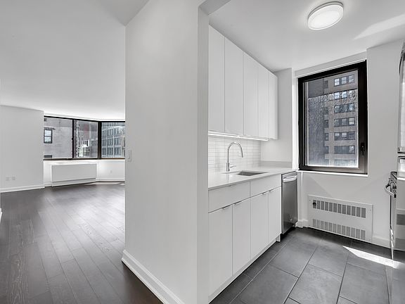 4th image of 77 W 24th St APT 8B