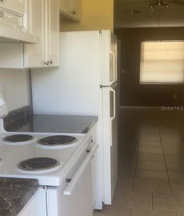 3rd image of 1020 E Lemon St APT A