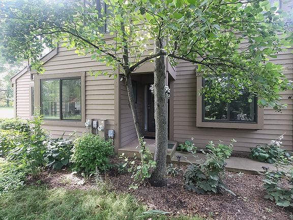 2nd image of 757 Golf Ln