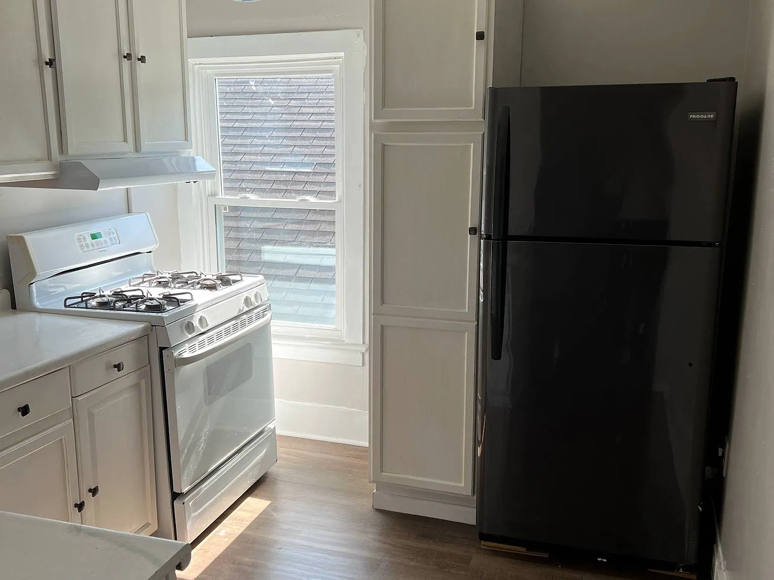 2 bed, 1092 sqft, $1,200 — Photo 2