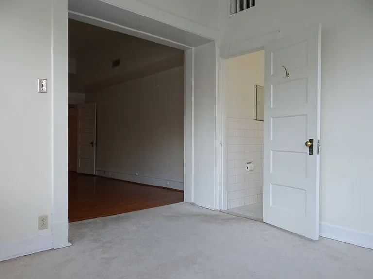 4 N Kingshighway Blvd #3D — Photo 21