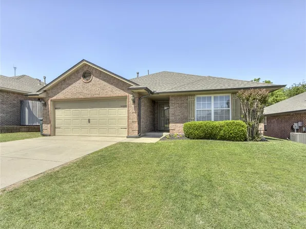 10805 Turtlewood Dr, Midwest City, OK 73130