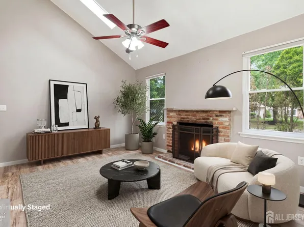 38 Cherrywood Dr, Somerset, NJ 08873