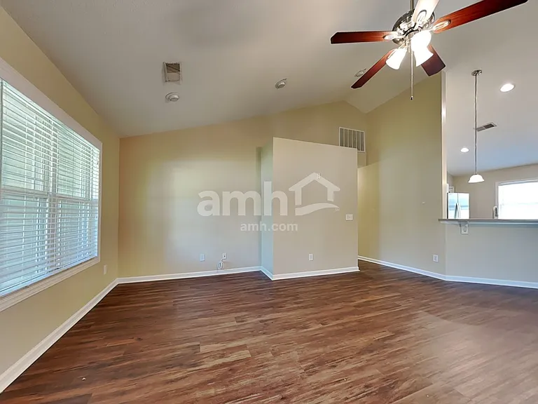 128 Heartstone Cir — Photo 6