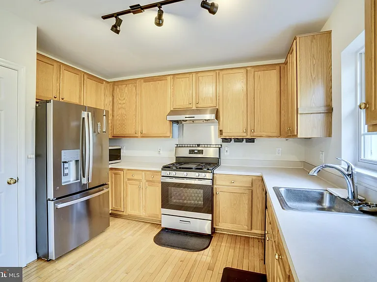 7372 Ardglass Dr — Photo 17