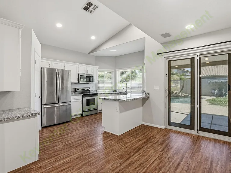 1333 W Glenmere Dr — Photo 9