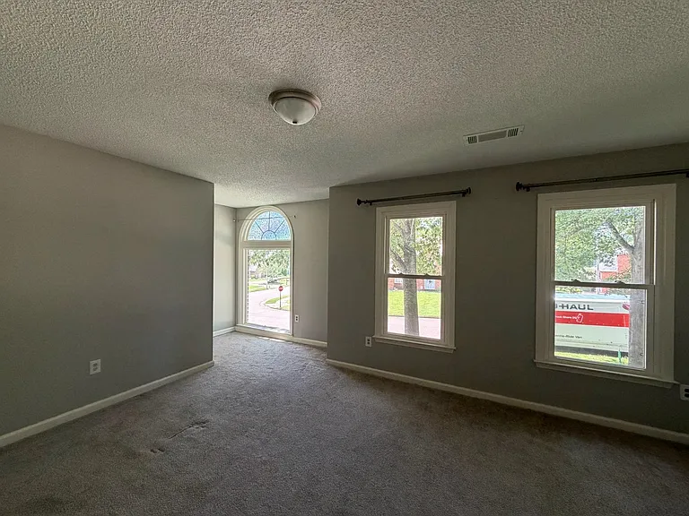 2910 Foster Dale Cv — Photo 19