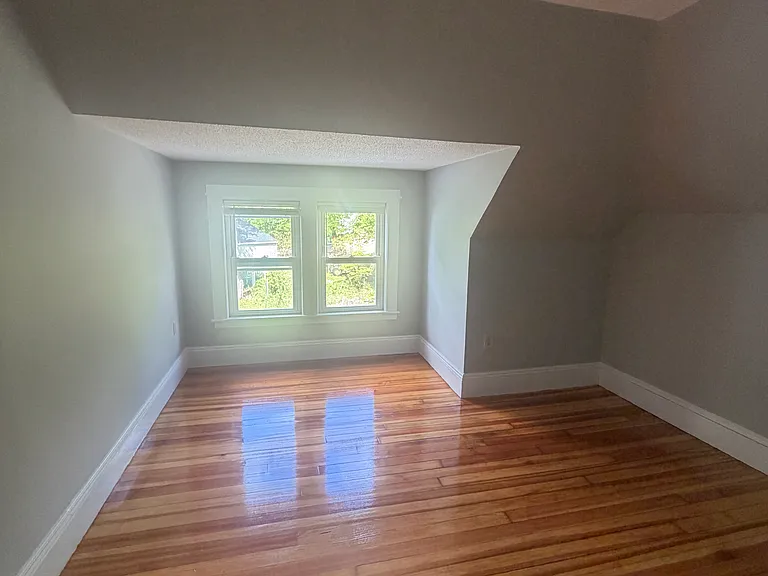 20-22 Florence St #3 — Photo 11