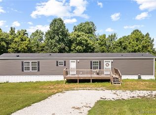 9927 S Maplewood Court, Pekin, IN 47165