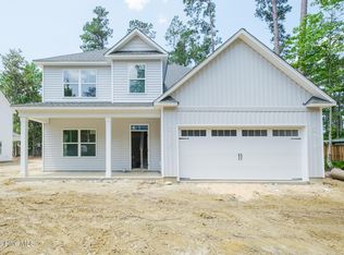 107 N Lloyd St, Burgaw, NC 28425