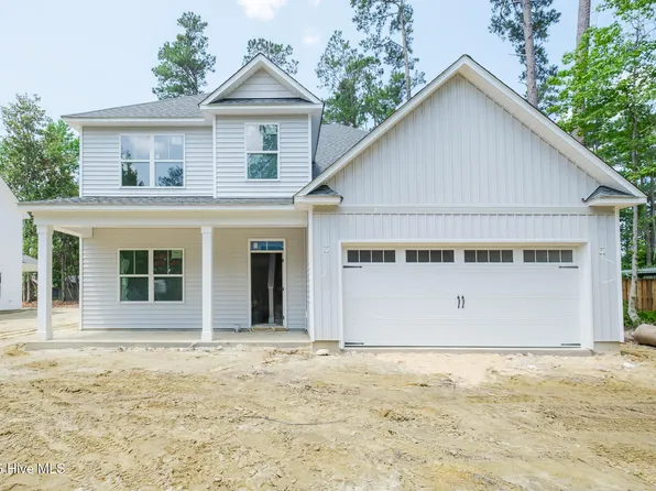 107 N Lloyd Street, Burgaw, NC 28425