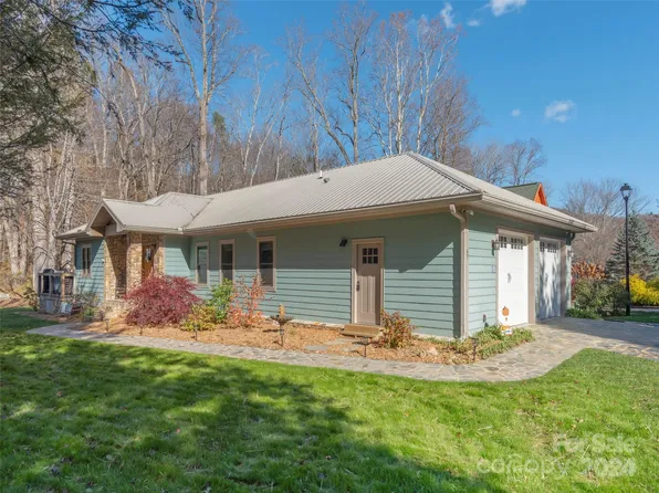 67 Rushing Creek Ln, Maggie Valley, NC 28751