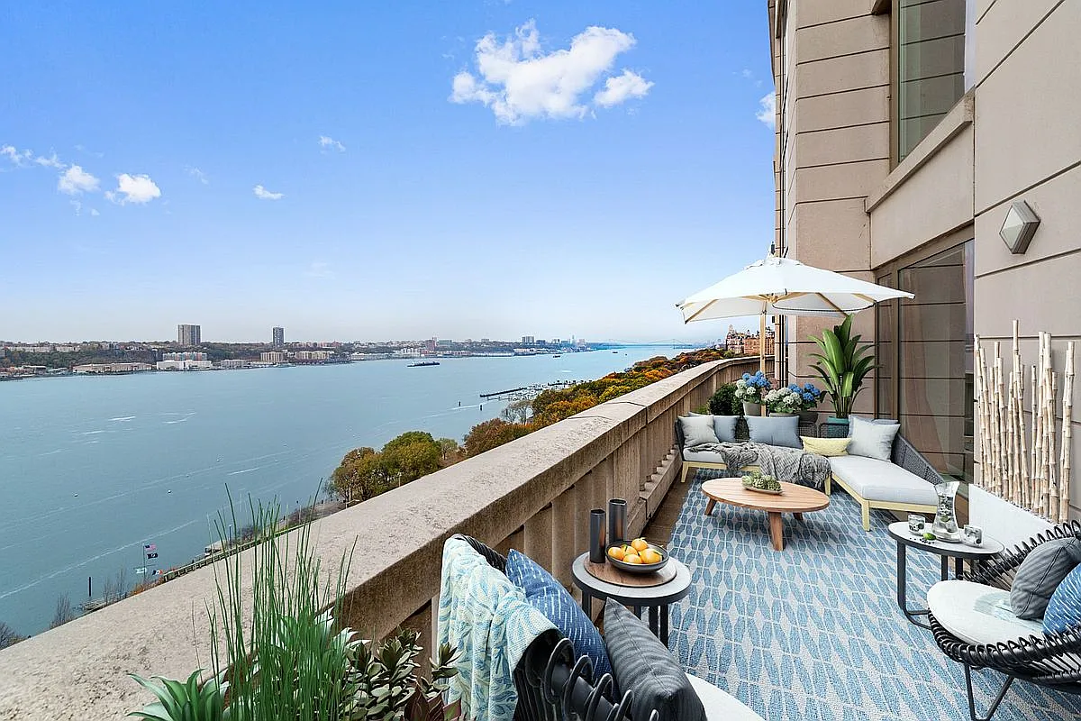 240 Riverside Blvd APT 12D photo 1