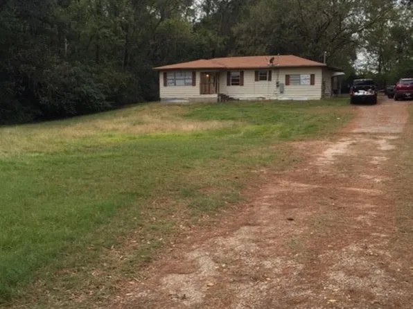 422 Stone St, Mineola, TX 75773