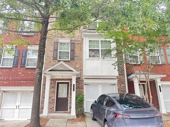 2215 Landing Walk Dr, Duluth, GA
