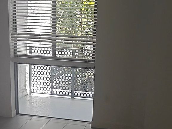 2nd image of 1002 SW 7th St #2
