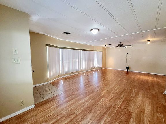 5th image of 2202 Greymont Dr
