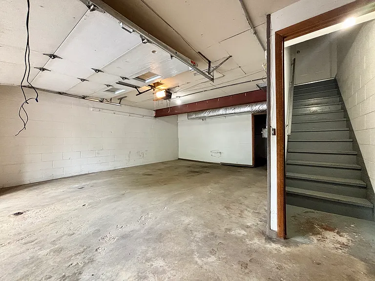 1105 Catalpa Cir — Photo 26