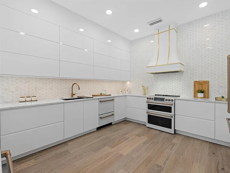 1707 Caribbean Dr — Photo 18