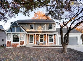 7615 Haskins St, Lenexa, KS 66216