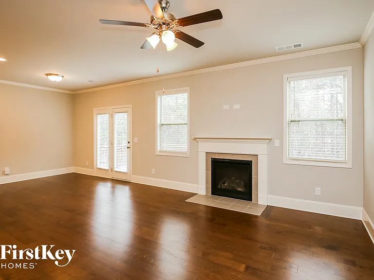 2025 Sorrento Ct — Photo 2