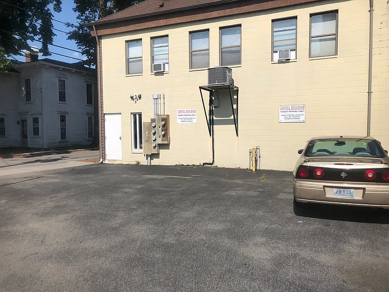 429 Main St #4 — Photo 5