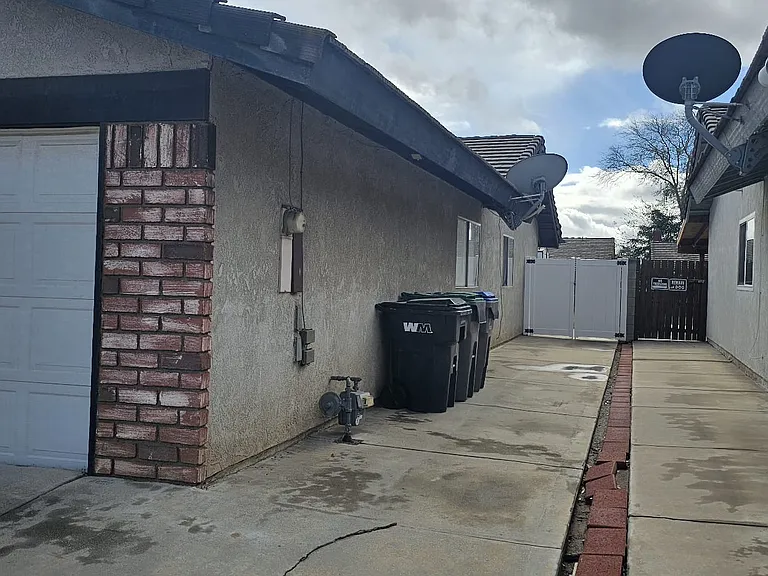 25313 Minnetonka Ct — Photo 13